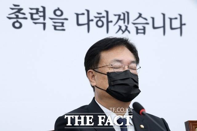 정진석 국민의힘 비상대책위원장은 31일 오전 국회에서 열린 국민의힘 비대위 회의에서 "지금은 추궁의 시간이 아닌 추모의 시간"이라며 "이번 예산국회에서 국가 사회안전망을 전면 재점검하겠다"고 밝혔다./ 남윤호 기자