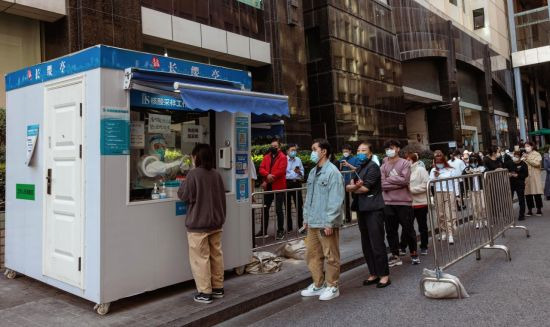 지난 18일 중국 상하이의 코로나19 선별검사소. 사진=EPA연합뉴스