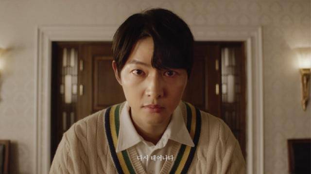 드라마 '재벌집 막내아들'의 윤현우(송중기)는 재벌 총수 일가의 비서로 일하다 버려진 뒤 재벌가의 막내 아들 진도준으로 회귀한다. JTBC 제공