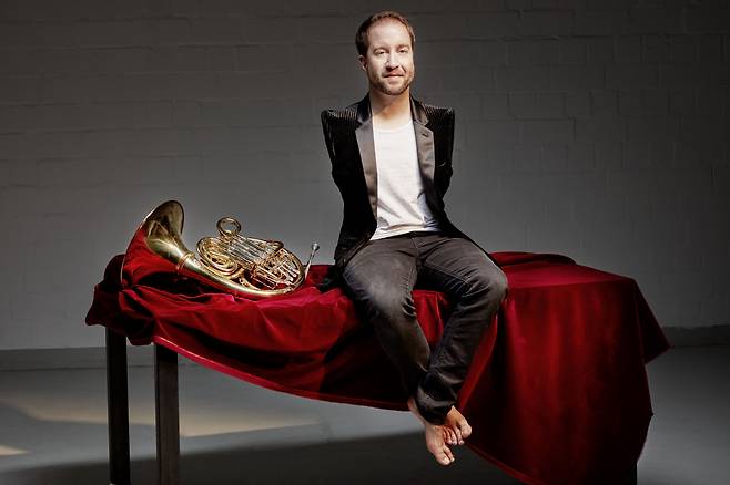 German hornist Felix Klieser (InArts Production)