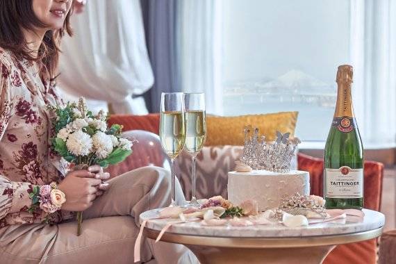 "현빈·손예진처럼 우리도 호텔에서 결혼합니다" [We