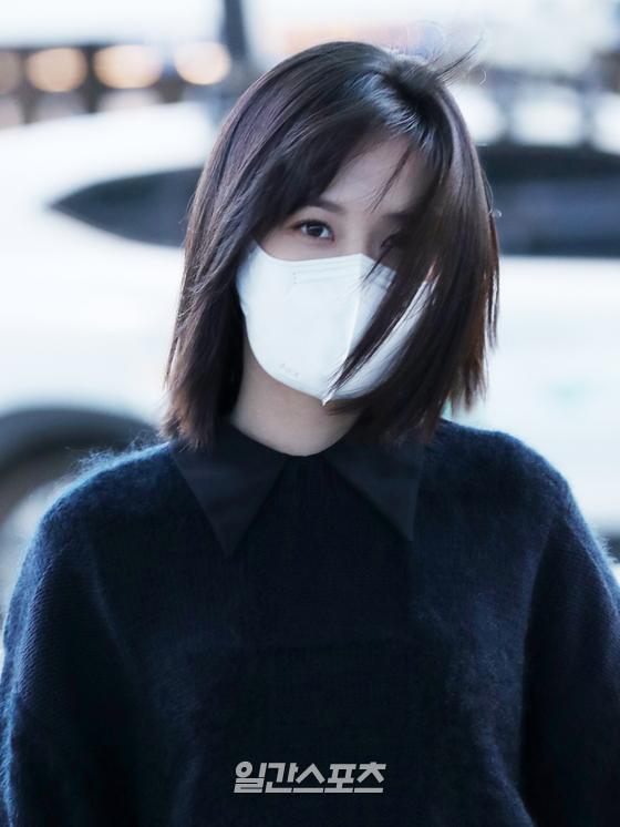 Actor Park Eun-bin is departured to Thailand, a fan meeting car, through the second passenger terminal of Incheon International Airport in Incheon, Jung-gu, on the morning of the 4th.