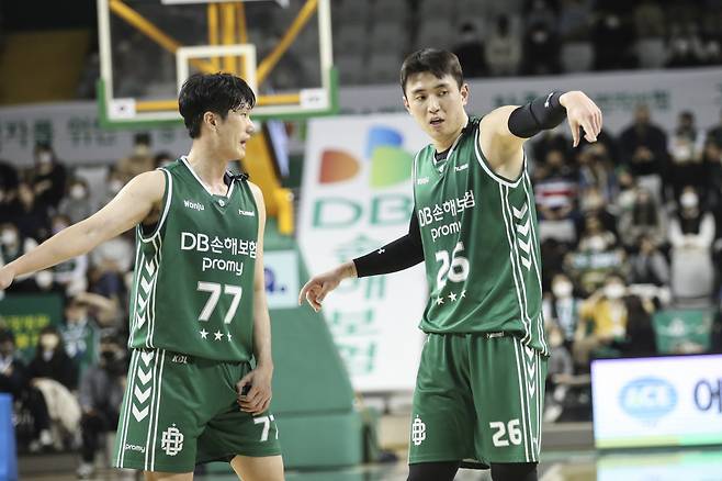 DB 최승욱(왼쪽)과 강상재. 사진제공=KBL