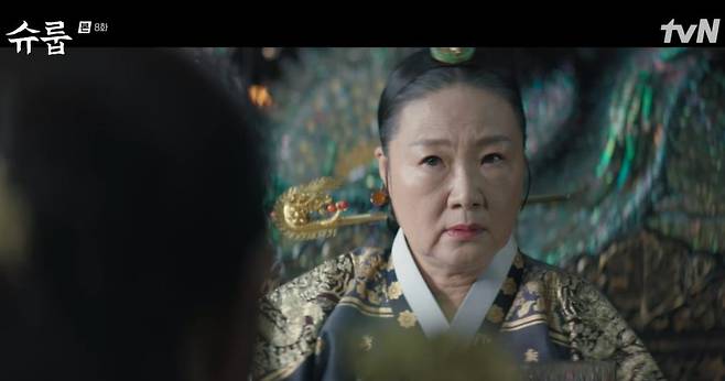 Kim Hae-sook was Furious after confirming the mastermind behind the bandits raiding the mun sang-min; he was Kim Hae-sook versus Baro.In the TVN  ⁇ Schrup ⁇  broadcast on the 6th, Kim Hae-sook, who puts a poisonous weed in front of the contrast (Kim Hae-sook) and warns not to harm the Sejo of Joseon again, was portrayed.Lee Ho (Choi Won-young) showed the arrow of the problem to Hwang Won-hyung (Kim Eui-sung) while Seongnam-gun (mun sang-min) was attacked. Do you know what this is?This is an arrow aimed at the life of Sejo of Joseon during the contest. So, Hwang Won-hyung made a loud voice saying, Do you doubt Xiao Xins loyalty now?, And Lee Ho gives me a chance to know the loyalty.If not, I would have put Baros Sejo of Joseon in the national territory without such a contest, and he repeatedly complained that he did not know anything about this arrow.How could a loyal servant of the Lords Majesty have sought the life of Sejo of Joseon? I dared to find out who was trying to kill Sejo of Joseon.However, even in the Furious of Lee Ho, Hwang Won-hyeong is right, please reveal it. Should not the truth be revealed? Do not you want to remain a question like Taein? He said, You were there that day.Xiao Xin is just telling the truth. As for the case of Sejo of Joseon, please do your best to uncover it. I am afraid that it will appear to affect the competition in Daejeon.Sometimes the truth is made,  ⁇   ⁇   ⁇   ⁇   ⁇   ⁇   ⁇   ⁇   ⁇ .In the end, Lee stopped the investigation, and Lim Hwa-ryong rebelled against it. Lee is the father of the child, and he is also the father of the people of this country.It is not that I do not investigate, but I see the time. But Im Hwa-ryong is hesitant because of those who might have tried to harm my child?How can a father who can not keep one of my children protect the people? Furthermore, I will not let those who touch my baby touch me. He added strongly that he would not be harmed in the war because he was doing it as a mother of children, not as a warlord.On the day of the attack on Seongnam Sejo of Joseon, a letter with his face engraved on the body of the bandit came out, and Im Hwa-ryong hoped that the princes would not be hurt or hurt in this competition.However, someone tried to kill Sejo of Joseon. We are investigating and we will soon find out who is behind it.Hwang, who heard about the situation late, said easily that he had nothing to worry about, but Hwang said, No, the middle war is still a living power.The truth revealed through the remnants of the banditry is that the client of this case was a peony-scented woman. He was a court lady before Baro.The Furious Whale puts the poisonous weed in front of the contrast, and if Mama hurts the Sejo of Joseon again, then I will iron the poisonous weed with my own hand.I give you a chance to ask for forgiveness, so stop here.
