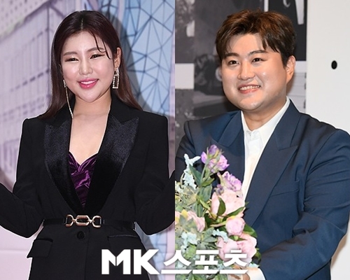Song Ga-in and Kim Ho-joong will appear on the TV Chosun press center hotline, which will be broadcast on the afternoon of the 9th day, according to a broadcasting official.The two will share a variety of stories about the TV Chosun new entertainment program in the puddle (GO) before the first broadcast. ⁇ In the puddle (GO) ⁇  is a limited-edition retrospective project of  ⁇  Song Ga-in, Kim Ho-joong.especiallySong Ga-in, Kim Ho-joong It is a program to visit everywhere, to provide various services with songs, and to communicate with fans.On the other hand, Song Ga-in, Kim Ho-joongs TV press center hotline will be broadcasted at 1 pm on the 9th day, and the puddle (GO) will be broadcasted at 10 pm on the same day.