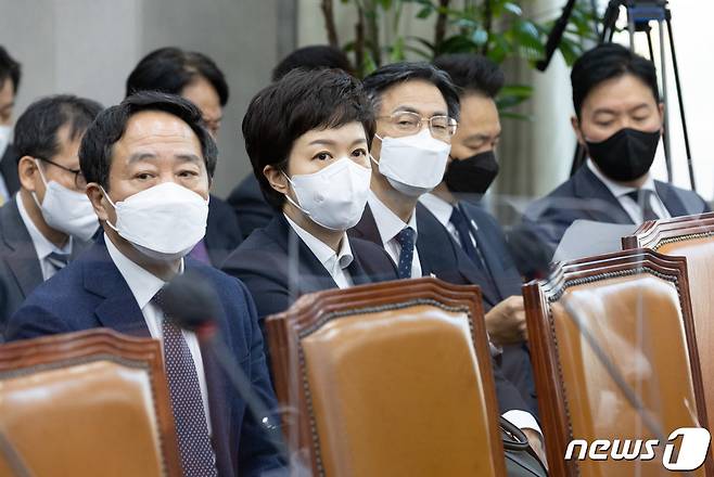 김은혜 대통령실 홍보수석이 8일 오전 서울 여의도 국회에서 열린 운영위원회의 대통령비서실·국가안보실·대통령 경호처에 대한 국정감사에 출석해 있다. 2022.11.8/뉴스1 ⓒ News1 이재명 기자