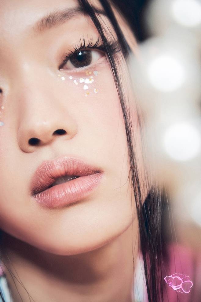 유아 미니 2집 콘셉트 포토가 공개됐다.사진=더블유엠엔터테인먼트 제공