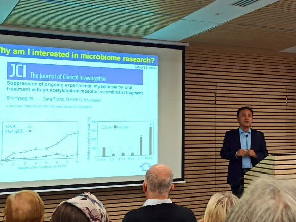 임신혁 이뮤노바이옴 대표가 와이즈만연구소에서 강연을 진행했다. [사진=이뮤노바이옴]