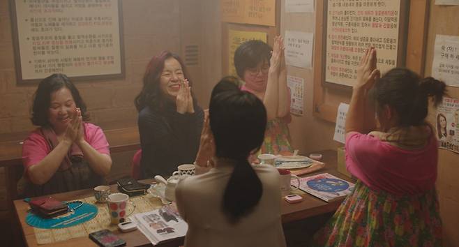 수경(양말복)은 좌훈방을 운영한다. 찬란 제공.