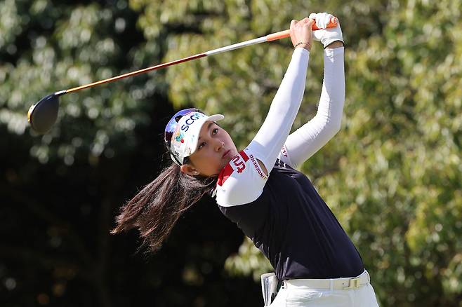 아타야 티띠꾼이 지난 3일 일본에서 열린 LPGA 투어 토토 재팬 클래식 1라운드 경기에 나서 샷을 하고 있다./AFP 연합뉴스