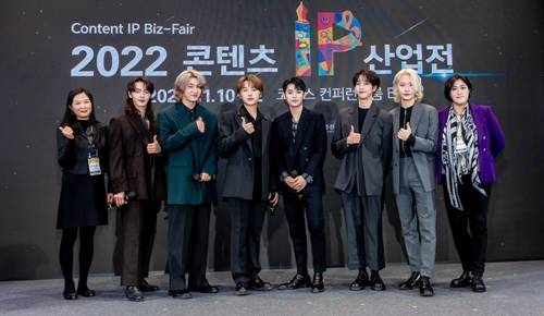남성 6인조 보이그룹 온리원오브가 웹드라마 ‘범프 업 비즈니스’에 전 멤버 출연을 확정했다. 사진 : 락킨코리아