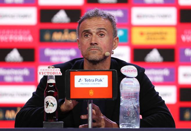 루이스 엔리케 스페인 축구국가대표팀 감독이 카타르월드컵에 나설 26명의 최종 명단을 발표했다. /사진=로이터