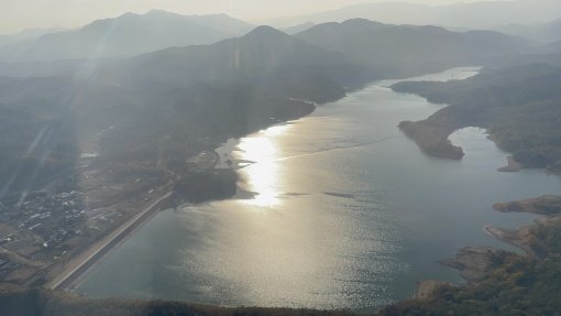 김두겸 울산시장 등이 지난 9일 헬기를 타고 울산 전역의 댐을 둘러봤다. 하늘에서 찍은 댐 전경. [사진 울산시]