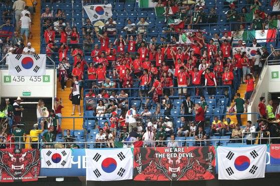 러시아 현지 교민들과 붉은악마가 하나 돼 응원한 2018 러시아 월드컵 멕시코전.