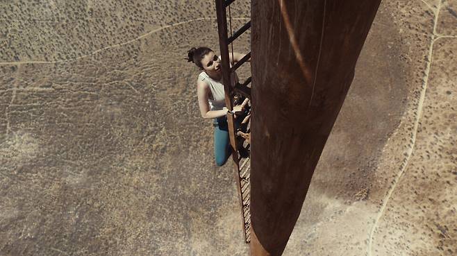 영화 <폴: 600미터>의 한 장면. 스튜디오 디에이치엘·월드시네마 제공