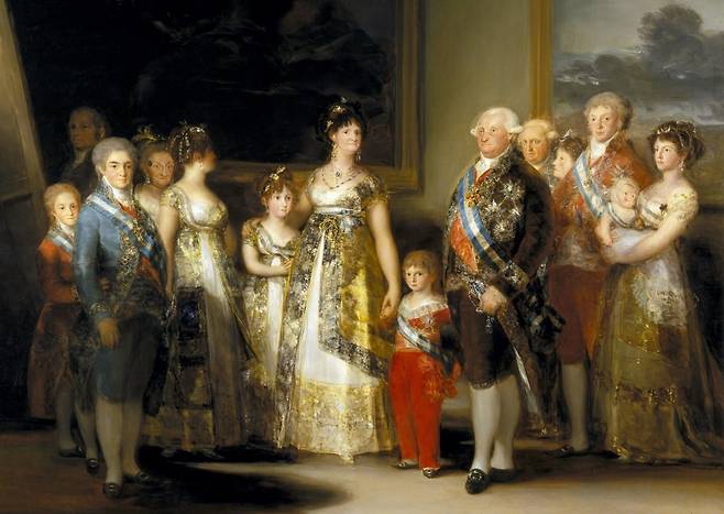 고야의 ‘까를로스 4세가족’(1801) 그림은 실권자인 부인이 중앙에 서고, 센터에서 밀려난 왕이 자존심 때문에 앞으로 한 발을 내밀고, 엄마편인지, 아빠편인지 불확실한 왕자 역시 한 발을 내미는 모습이다. 심리회화.