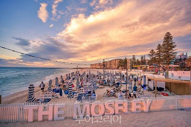 에들레이드에 자리한 모즐리 비치 클럽/사진-남호주 관광청, 나단 고드윈(Nathan Godwin)