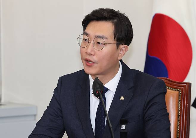 더불어민주당 장경태 최고위원이 16일 오전 서울 여의도 국회에서 열린 최고위원회의에서 발언하고 있다. [연합뉴스]
