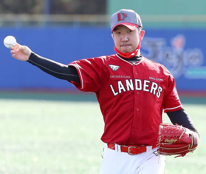 ▲ 은퇴를 결정한 투수 신재영 ⓒSSG랜더스