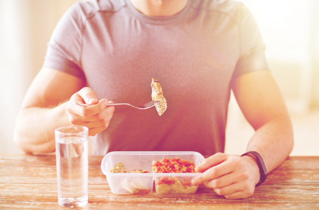 아침에 단백질을 섭취하면 하루 종일 간식을 덜 찾게 된다는 연구 결과가 나왔다./사진=클립아트코리아