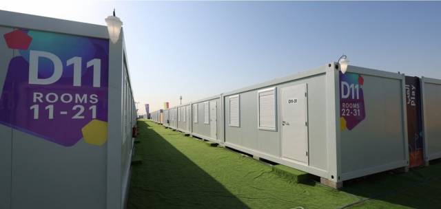 2022 카타르 월드컵 개막을 나흘 앞둔 16일(현지시간) 언론에 공개된 카타르 도하의 팬 빌리지 모습이다. 이곳 숙소는 컨테이너를 활용해 만들었다. 연합뉴스 캡처