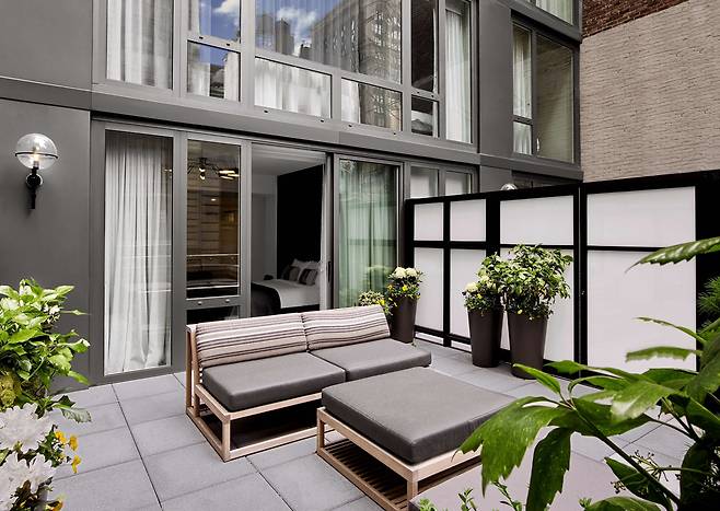 [사진] 알로 노매드_객실 내 테라스