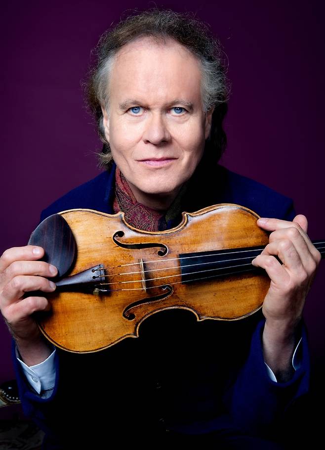 [서울=뉴시스]바이올리니스트 오귀스탱 뒤메이. (사진=인아츠프로덕션/ELIAS 제공) 2022.11.19. photo@newsis.com *재판매 및 DB 금지