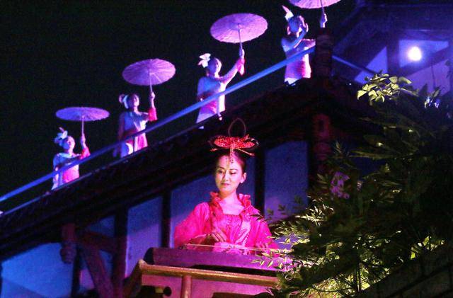 '낭원선경' 공연에 등장하는 고쟁 연주. ⓒ최종명