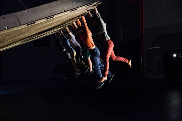 요안 부르주아의  ‘기울어진 사람들’.   (c)Geraldine Aresteanu