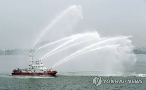 인천 앞바다 소방정 자료사진 [촬영 윤태현·재판매 및 DB 금지]