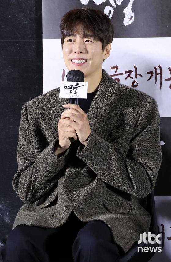 21일 오전 서울 용산구 CGV 아이파크몰점에서 영화 '영웅' 제작보고회가 열렸다. 윤제균 감독과 배우 정성화, 김고은, 조재윤, 배정남, 이현우, 박진주가 참석했다.   박세완 엔터뉴스팀 기자 park.sewan@jtbc.co.kr (콘텐트비즈니스본부)