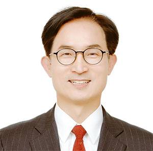 윤덕룡 KDI 초빙연구위원 전 한반도평화연구원 원장
