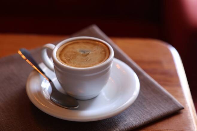 커피는 고혈압 발병 위험성 증가에 영향을 미치지 않는다는 국내 연구 결과가 나왔다. 게티이미지뱅크 제공.