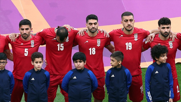 경기 시작 전 국가 연주에 침묵을 지키는 이란 선수들. [사진 제공: 연합뉴스]