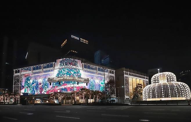 신세계백화점 본점 본관 미디어파사드. [사진 출처 = 신세계백화점]