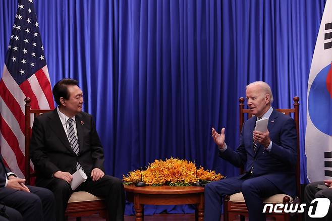 윤석열 대통령(왼쪽)과 조 바이든 미국 대통령. (대통령실 제공) 2022.11.14/뉴스1 ⓒ News1 오대일 기자