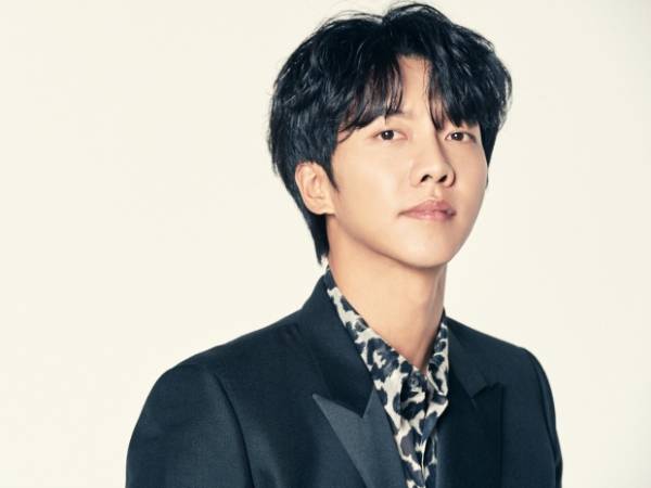 가수 이승기가 삭발을 감행했다. /사진=후크엔터테인먼트