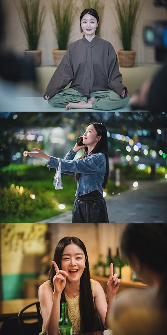 On the 23rd, Drinking Girl 2 released Han Sun-hwas SteelSeries ahead of the first public release on December 9th.Drinking Girl 2 is the second story of a full-fledged tactical drama depicting the daily life of three women whose belief in life is a drink at the end of the day.Han Sun-hwa played the role of Han Ji-yeon, a Yoga instructor who boasts a tireless high tension and brilliant appearance in the Drinker City Women broadcast last year.Han Ji-yeon is a Yoga instructor with a transparent and clean mind like Dew, and is optimistic enough to say that the sudden arrival of Breast cancer also means the probability of survival is 50%.In this Drinking Woman 2, the daily life of Han Ji-yeon, who has undergone hard surgery, is drawn. He will leave the existing Yoga Academy and leave for the naturalist Yoga Training Center and start a new social life.In the SteelSeries, Han Ji-yeon, who entered naturalism, was caught in a different way. He is wearing a comfortable smile rather than a tight Yoga dress.In another SteelSeries, you can get a glimpse of the sake genius. Han Ji-yeon is a unique sake genius who enjoys the taste of alcohol even among famous drinkers.I can feel the high tension that does not turn off from the smile of Han Ji-yeon, who puts both fingers in front of the bottle and takes a good mood.Han Sun-hwas Acting Passion and her unique character interpretation re-created Han Ji-yeon, said the production team of Drinking Woman 2. Han Sun-hwas Acting, I hope you will pay attention. On the other hand, Drinking Girl 2 will be unveiled for the first time on December 9th day Tving.