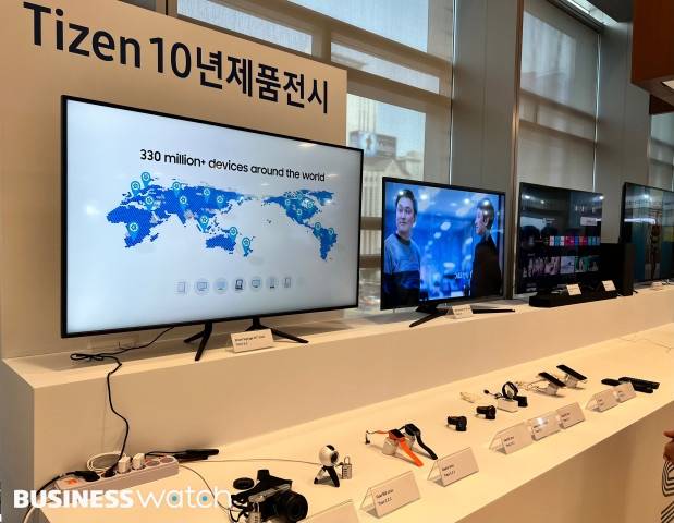 지난 15일 삼성전자 서초사옥에서 열린 삼성 소프트웨어 개발자 프로그램(SSDC) 행사장에 타이젠 OS를 탑재한 전자제품이 전시돼 있다./사진=김민성 기자 mnsung@