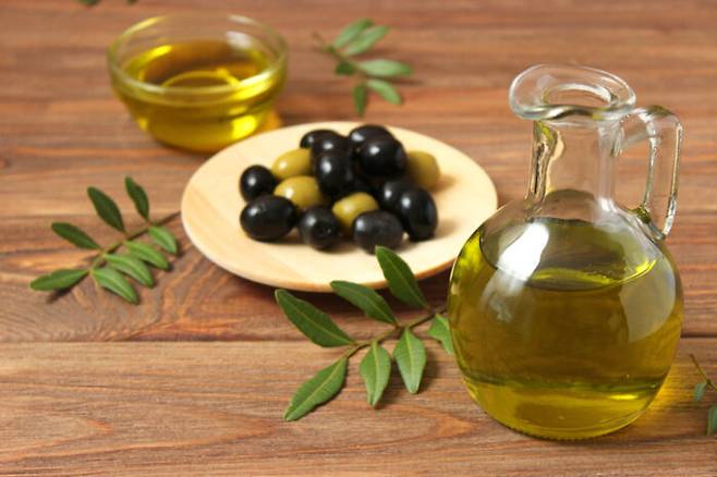 올리브오일 속에 있는 화합물이 염증을 유발하는 화학 물질의 발생을 멈추게 하는 것으로 나타났다. [사진= 게티이미지뱅크]