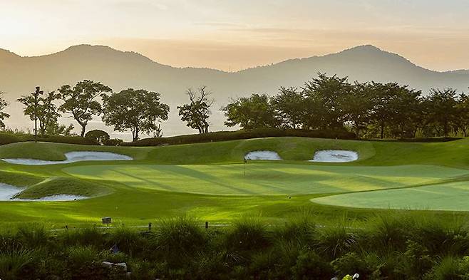 호텔롯데가 보유한 김해CC 전경/롯데스카이힐CC 공식 사이트