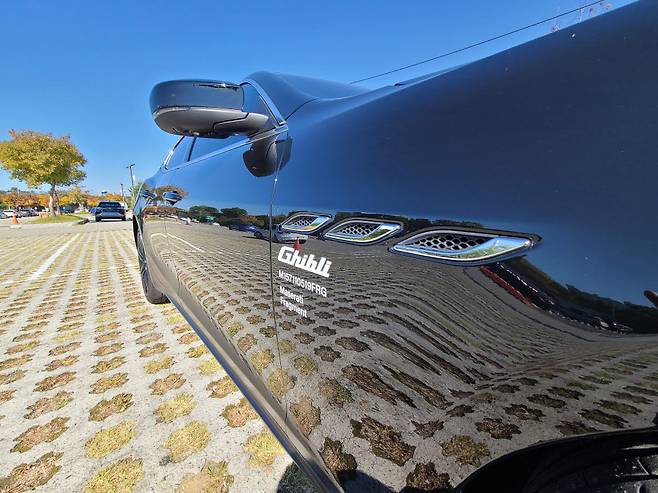 마세라티 기블리 프라그먼트 에어벤트