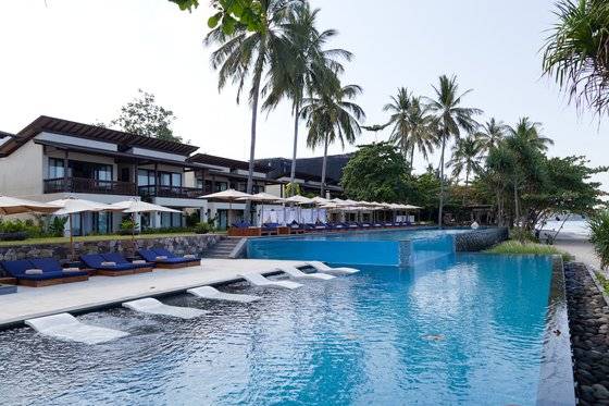 해외호텔을 예약할 때는 현장에서 추가로 지불해야 하는 비용이 없는지 잘 확인해야 한다. 수영장, 주차장 사용료 명목으로 '리조트 피'를 따로 받는 숙소가 있어서다. 중앙포토