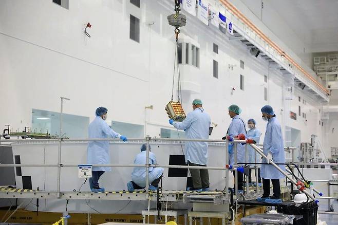 SLS 로켓의 오리온 캡슐 장착 장치에 탑재되는 큐브샛  [NASA 제공/ 재판매 및 DB 금지] photo@yna.co.kr