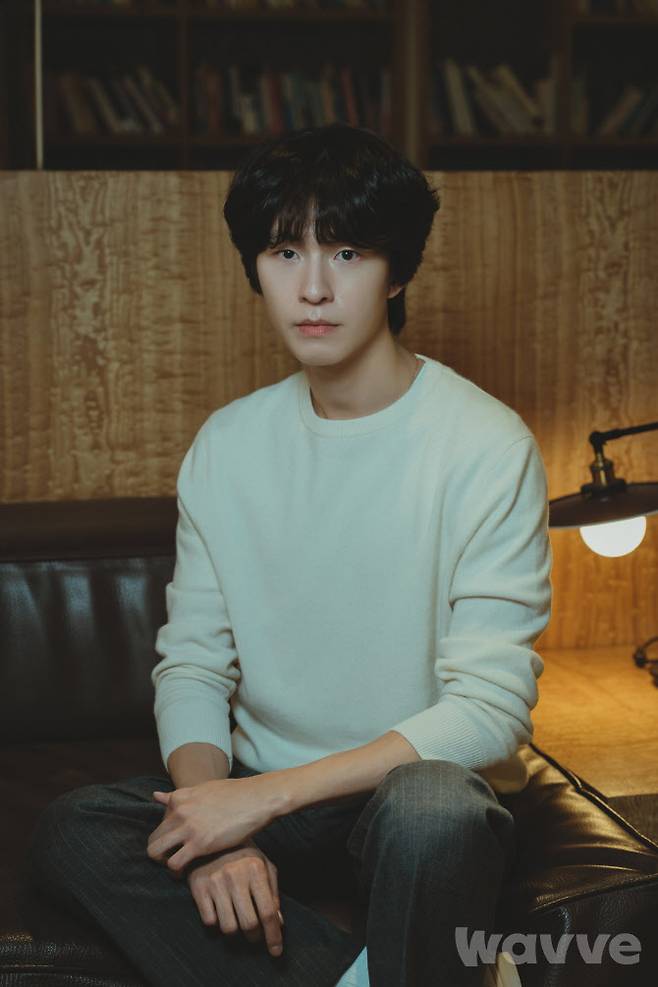 홍경(사진=웨이브)