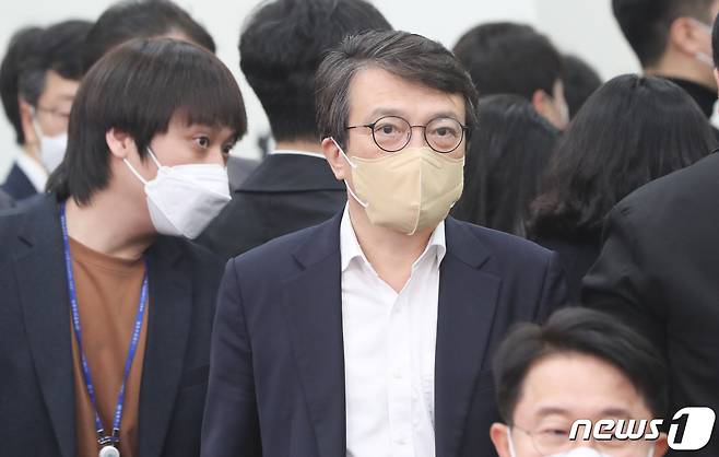 김의겸 더불어민주당 의원이 25일 서울 여의도 국회에서 열린 최고위원회의에 참석하고 있다. 2022.11.25/뉴스1 ⓒ News1 허경 기자