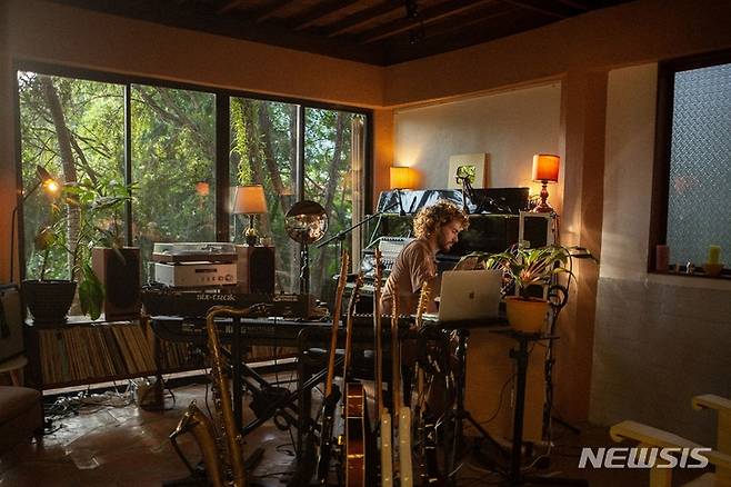 [서울=뉴시스] 원더월 'FKJ 라이브 인 서울'. (사진=원더월 제공) 2022.10.11. photo@newsis.com