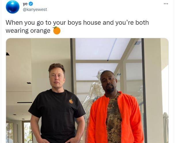 일론 머스크와 카녜이 웨스트 (서울=연합뉴스) 힙합 스타 예(오른쪽)가 일론 머스크(왼쪽) 테슬라 최고경영자와 사진 촬영을 위해 포즈를 취했다.  예는 2020년 7월 1일에 트위터에 이 게시물과 사진을 올렸다. [예 트위터 화면 캡처] 2022.11.15. photo@yna.co.kr