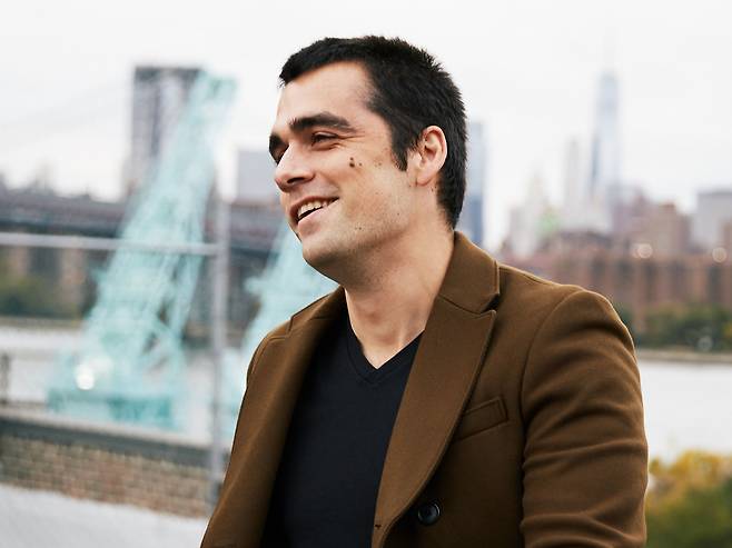 닉 매기울리는 리트홀츠 웰스 메니지먼트(Ritholtz Wealth Management)의 최고 운영 책임자다. 데이터와 개인 금융의 교차점에 초점을 맞춘 그의 칼럼은 '월스트리트 저널' 'CNBC' 등에서 영향력을 발휘하고 있다.