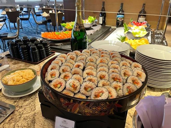 원 헌드레드 세일즈 레스토랑 & 바 디너 뷔페 메뉴. /사진= 강예신 여행+ 기자